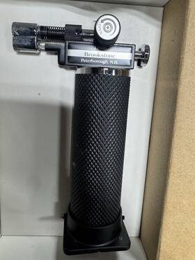 10960 Brookstone Butane Torch Black Butane-powered Compact 210g