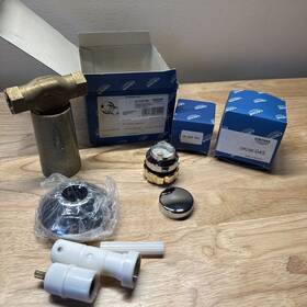 29358iro Grohe Chrome / Polished Brass 1/2 Volume Control With Grip Ring Handle