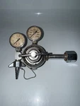 Vintage Airco Reduction W/ Liters Per Min Oxygen Gauge. Fixed Price $50.00.